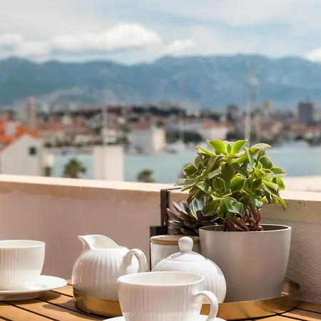 Seaway Balcony & Sea View *