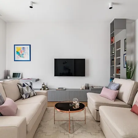 Seaway Balcony & Sea View Split